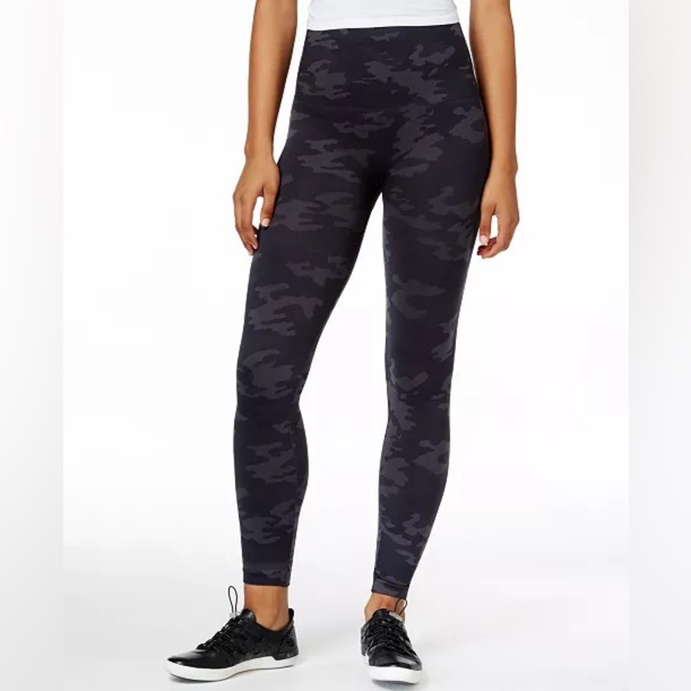 SPANX Look At Me Now black camo leggings